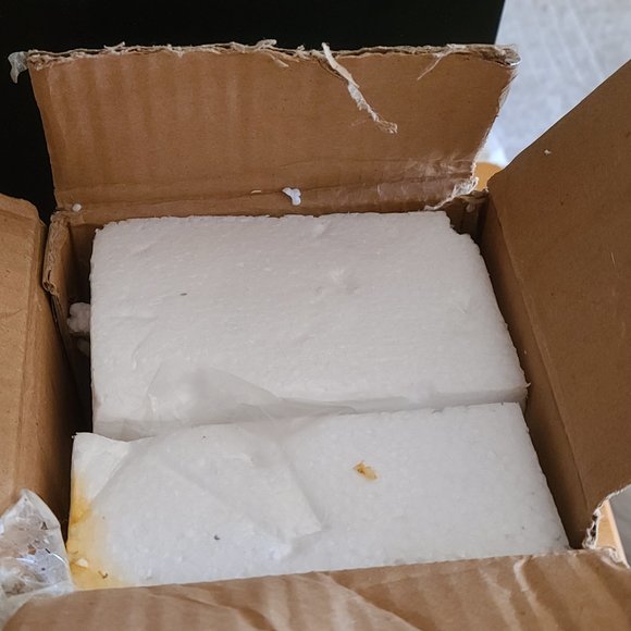 CANARM FREMONT RUBBED BRONZE/ FROSTED GLASS SOAP DISH #RBA258A010RB - Picture 3 of 4